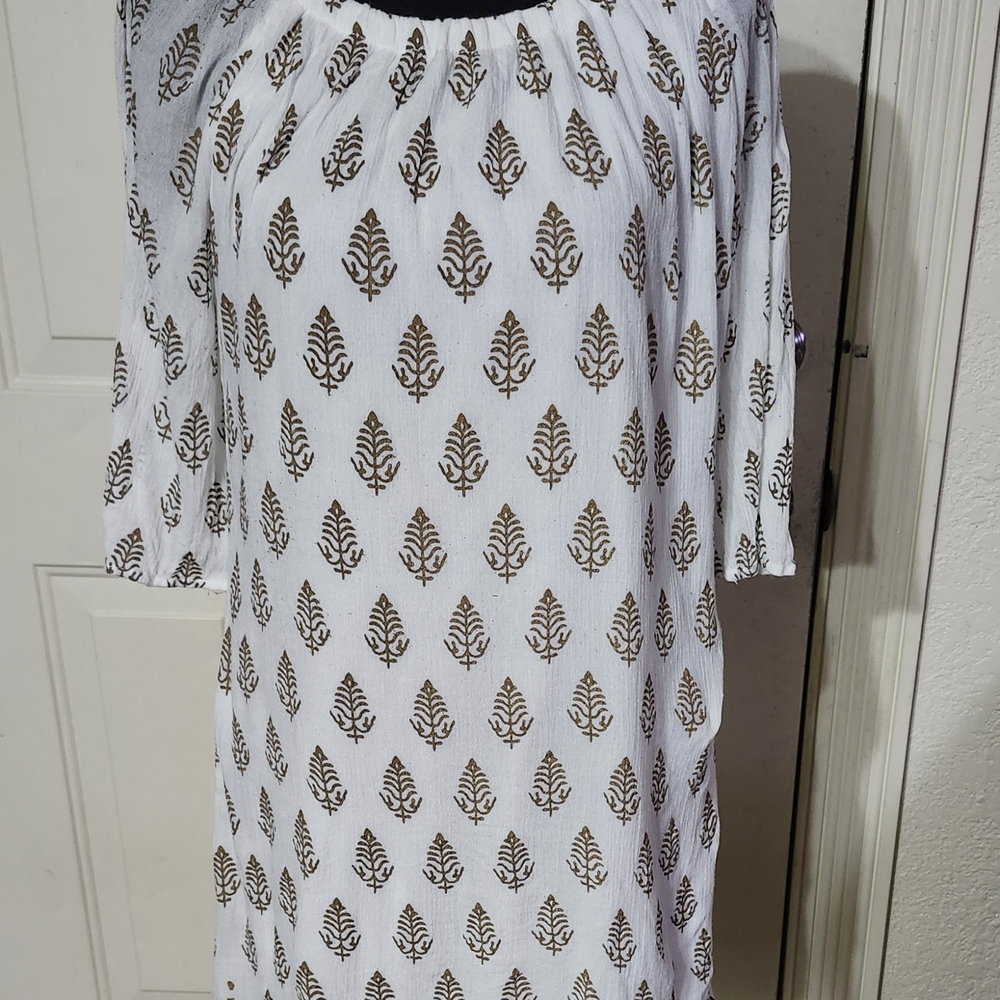 LAPOGEE Elegant White and Brown Leaf Pattern Tunic